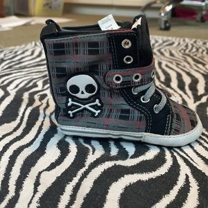 Infant high top shoes